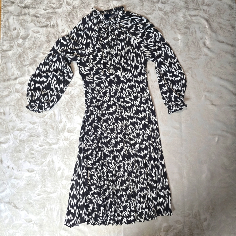 Scoop Women Long Sleeve Split Neck Maxi Dress S4-6 Black&White Zigzag Elegant